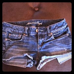 American Eagle medium wash denim shorts. Size 0
